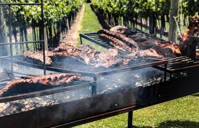  4ª edição do Vinhos e Assados é atração nos vinhedos da Aurora em Pinto Bandeira em novembro