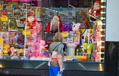 Brinquedos e vestuário totalizam quase 60% das intenções de compras para o Natal, segundo pesquisa da CDL Caxias