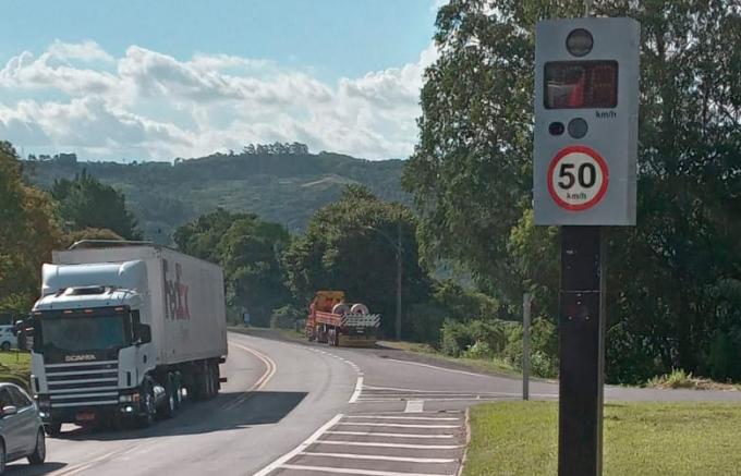 Radares e redutores de velocidade começam a ser instalados pela CSG em rodovias concedidas no Vale do Caí e Serra Gaúcha